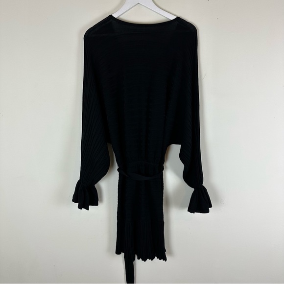 Alexis Porscha Dress in Black Small - Picture 9 of 9